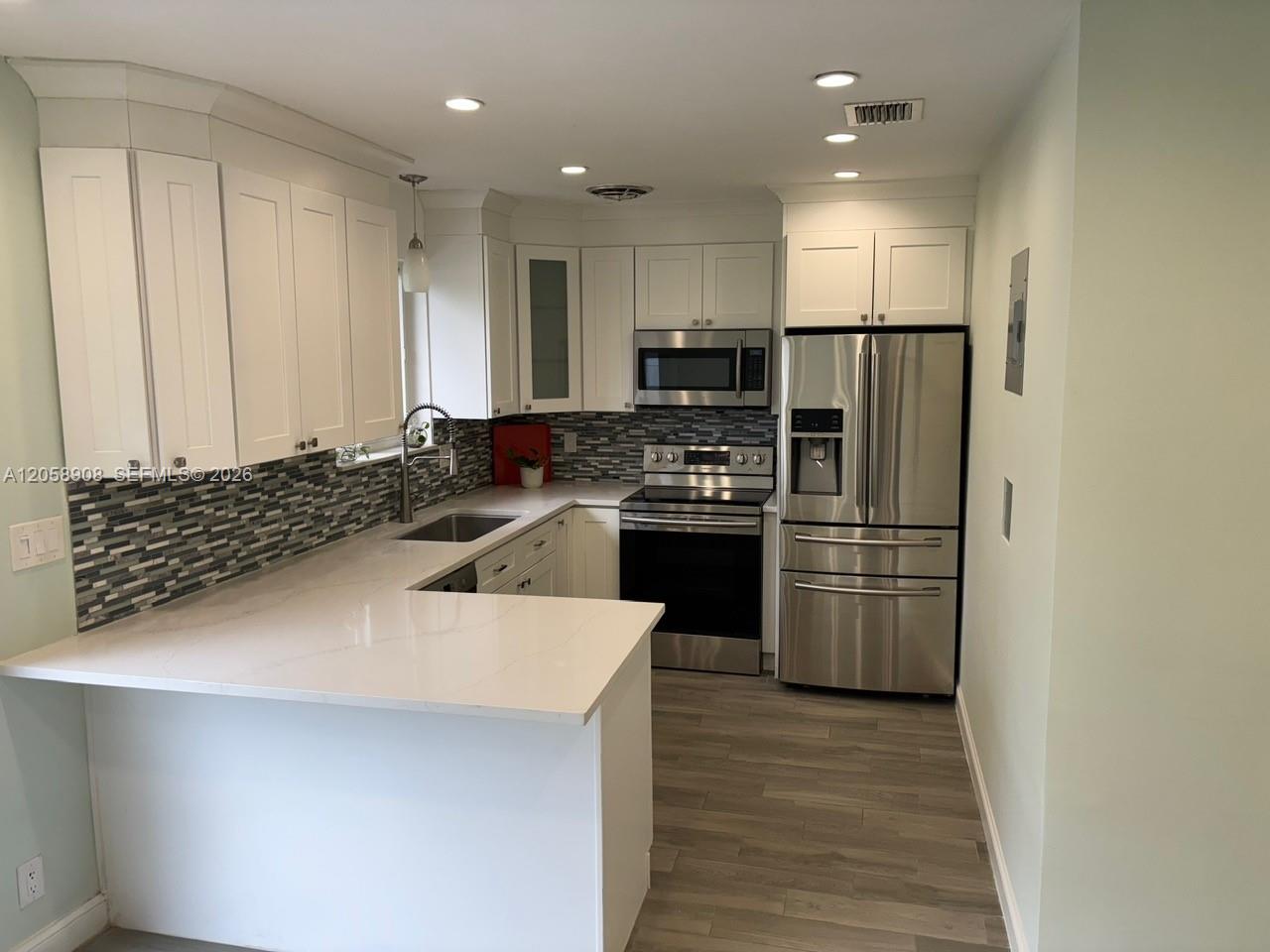 1426 Arthur St # 1426 — Photo 3