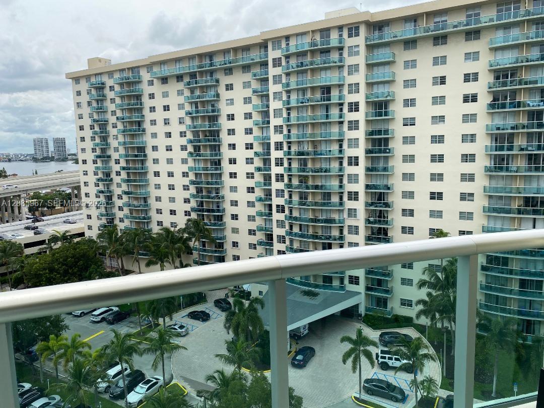19380 Collins Ave # 1025 — Photo 2