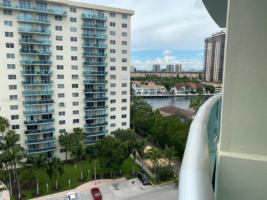 19380 Collins Ave # 1025 — Photo 5