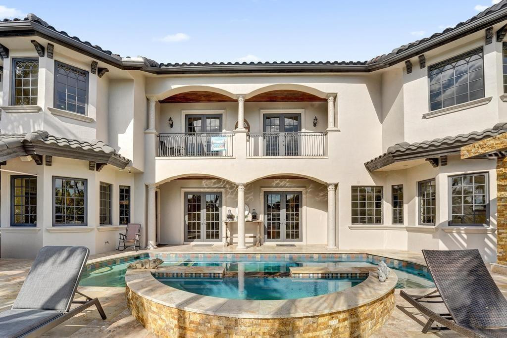 2340 NE 47TH Street, Lighthouse Point FL 33064