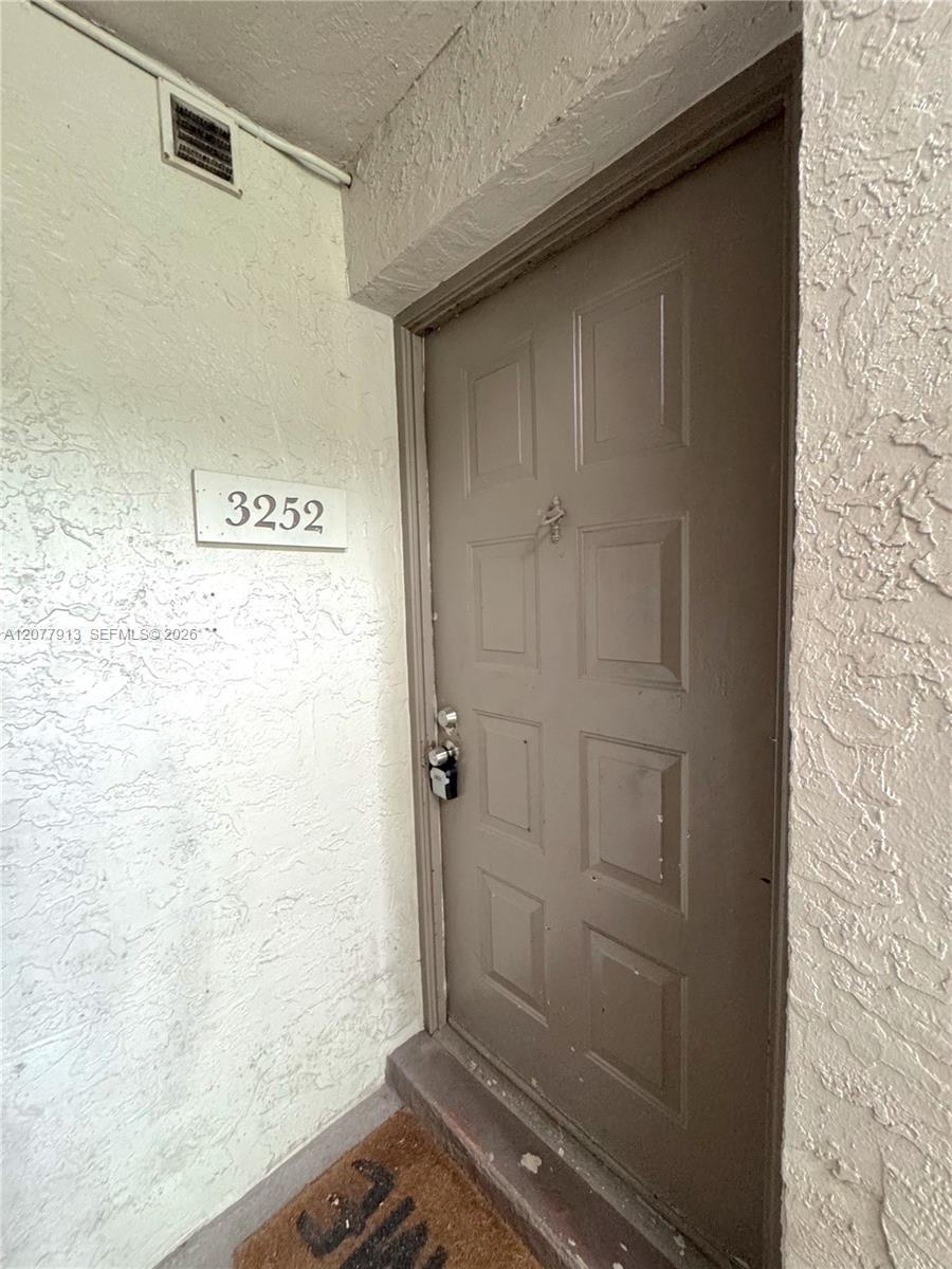 3252 Coral Lake Ln # 3252 — Photo 2