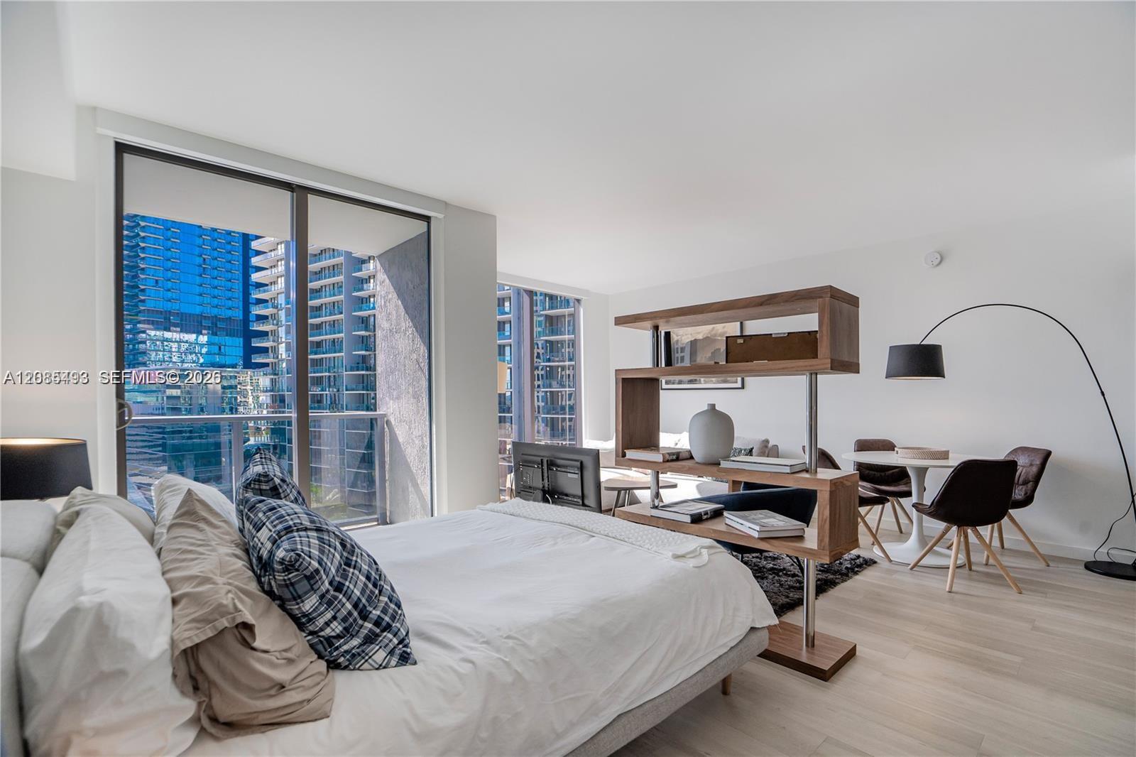 31 SE 6th St # 2205 — Photo 3