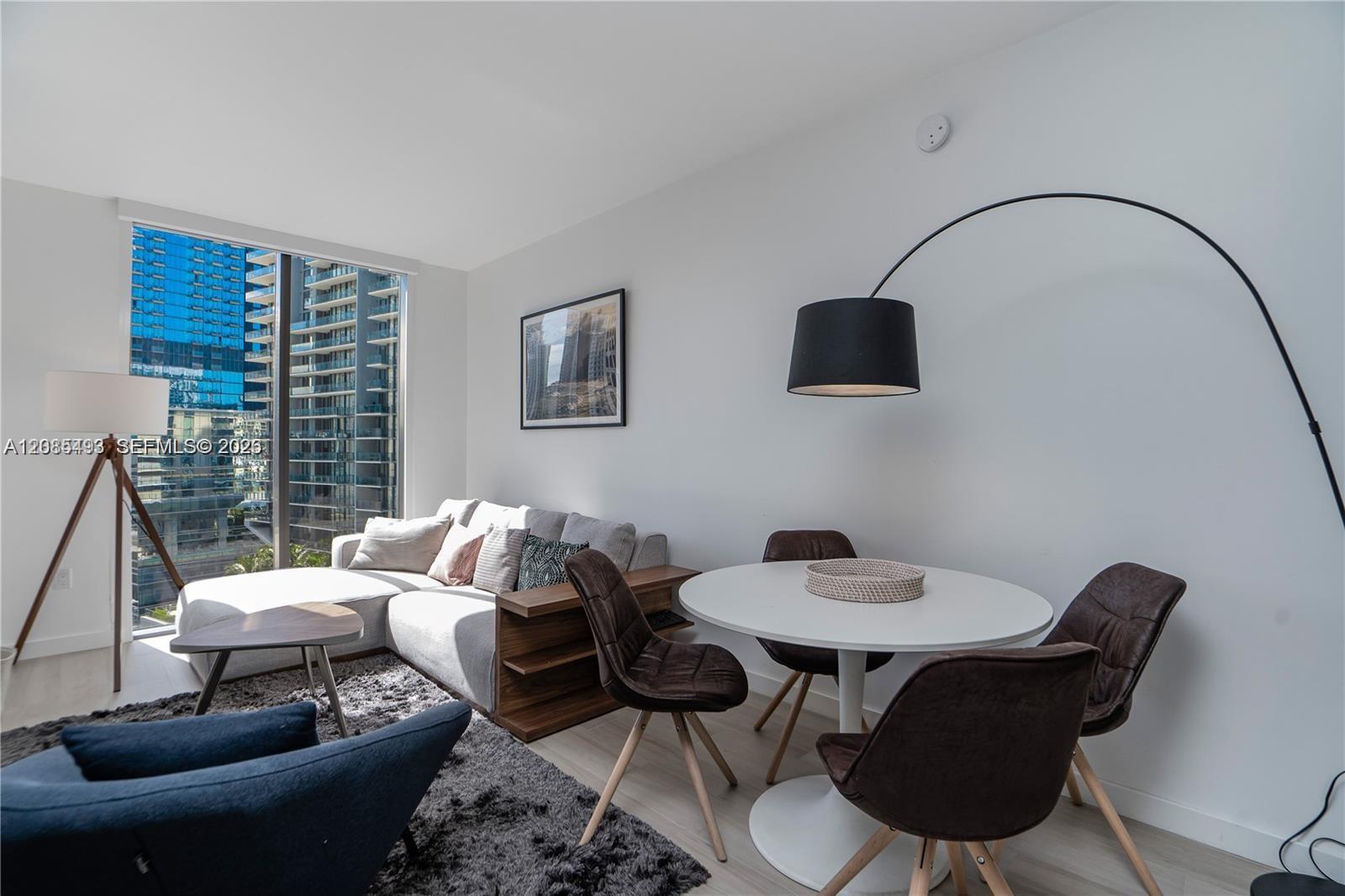 31 SE 6th St # 2205 — Photo 4