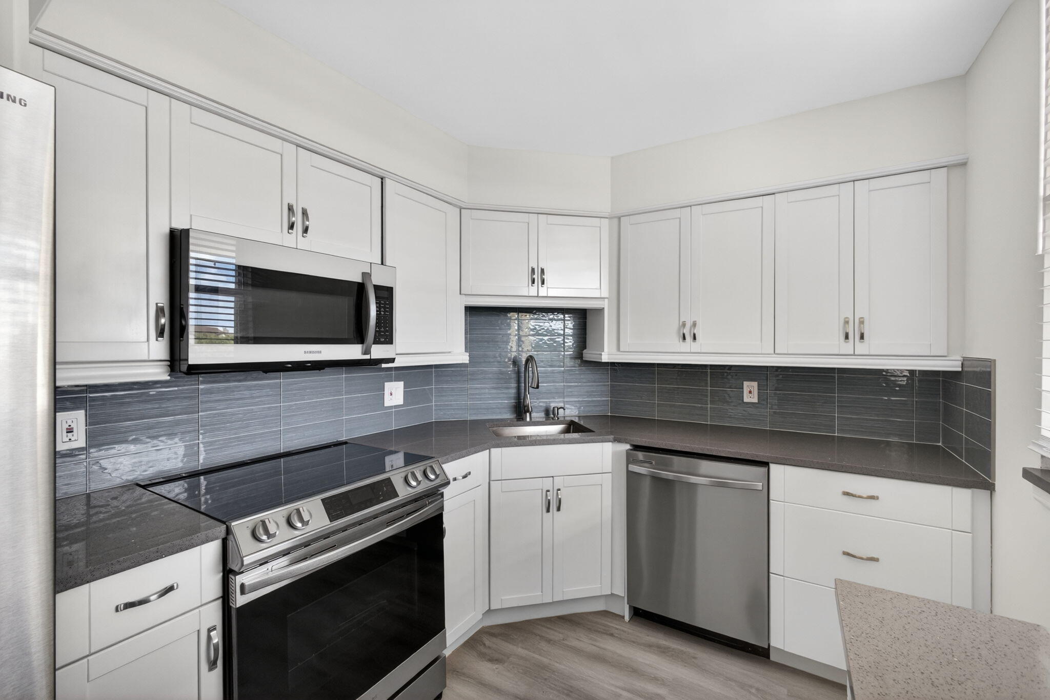 136 Lakeshore Drive # 511 — Photo 5