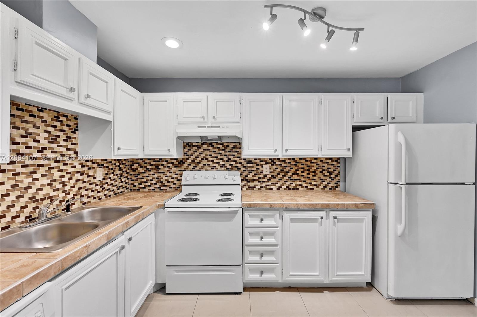 4132 NW 88th Ave # 203 — Photo 5