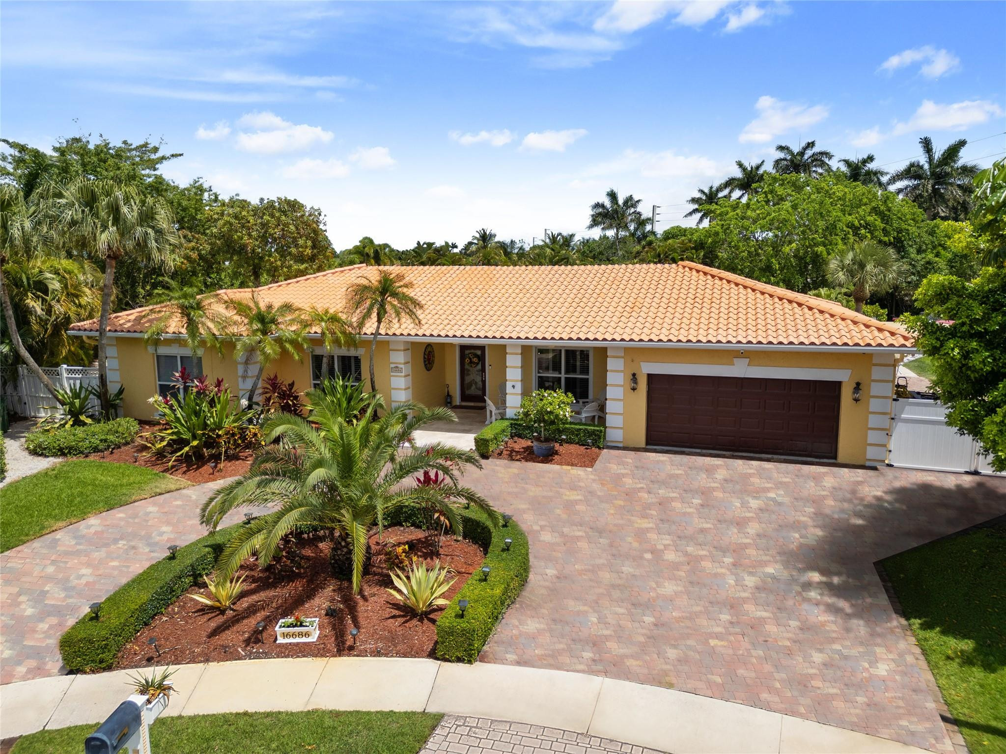 16686 GOLFVIEW Drive — Photo 5