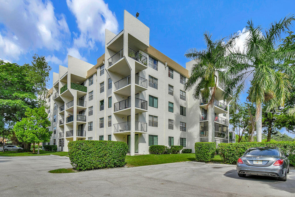 6190 Woodlands Boulevard # 312, Tamarac FL 33319