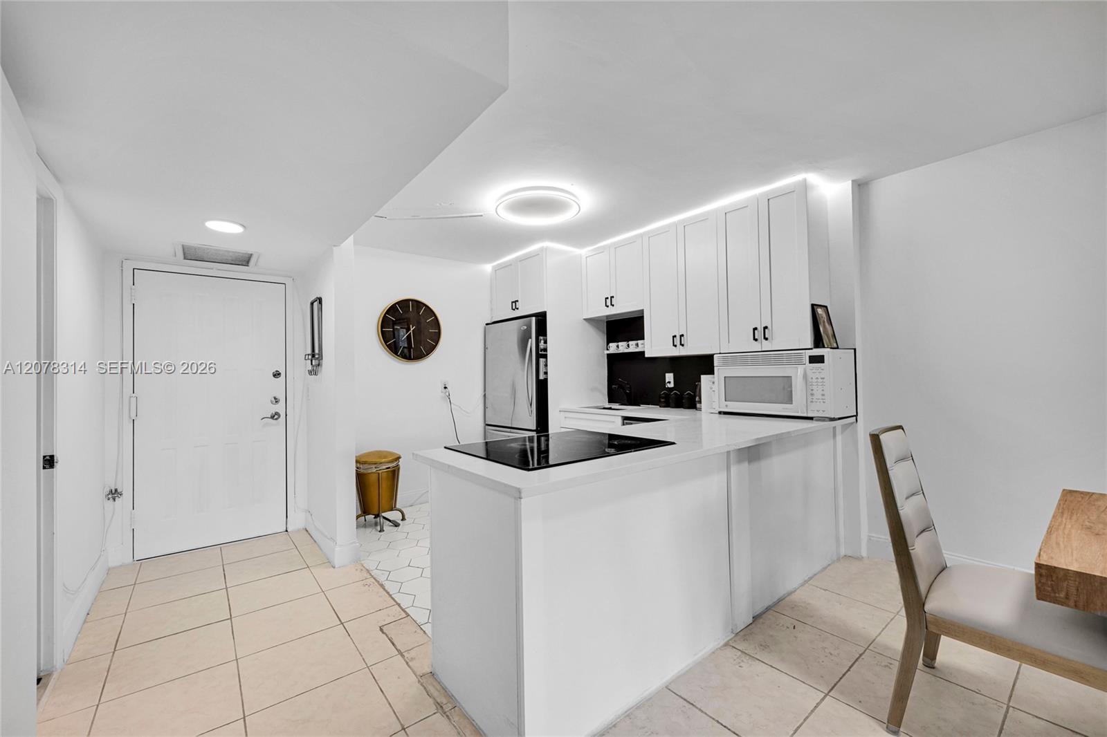 400 Leslie Dr # 605 — Photo 5
