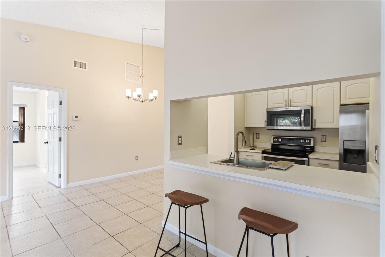 2734 N Nob Hill Rd — Photo 4