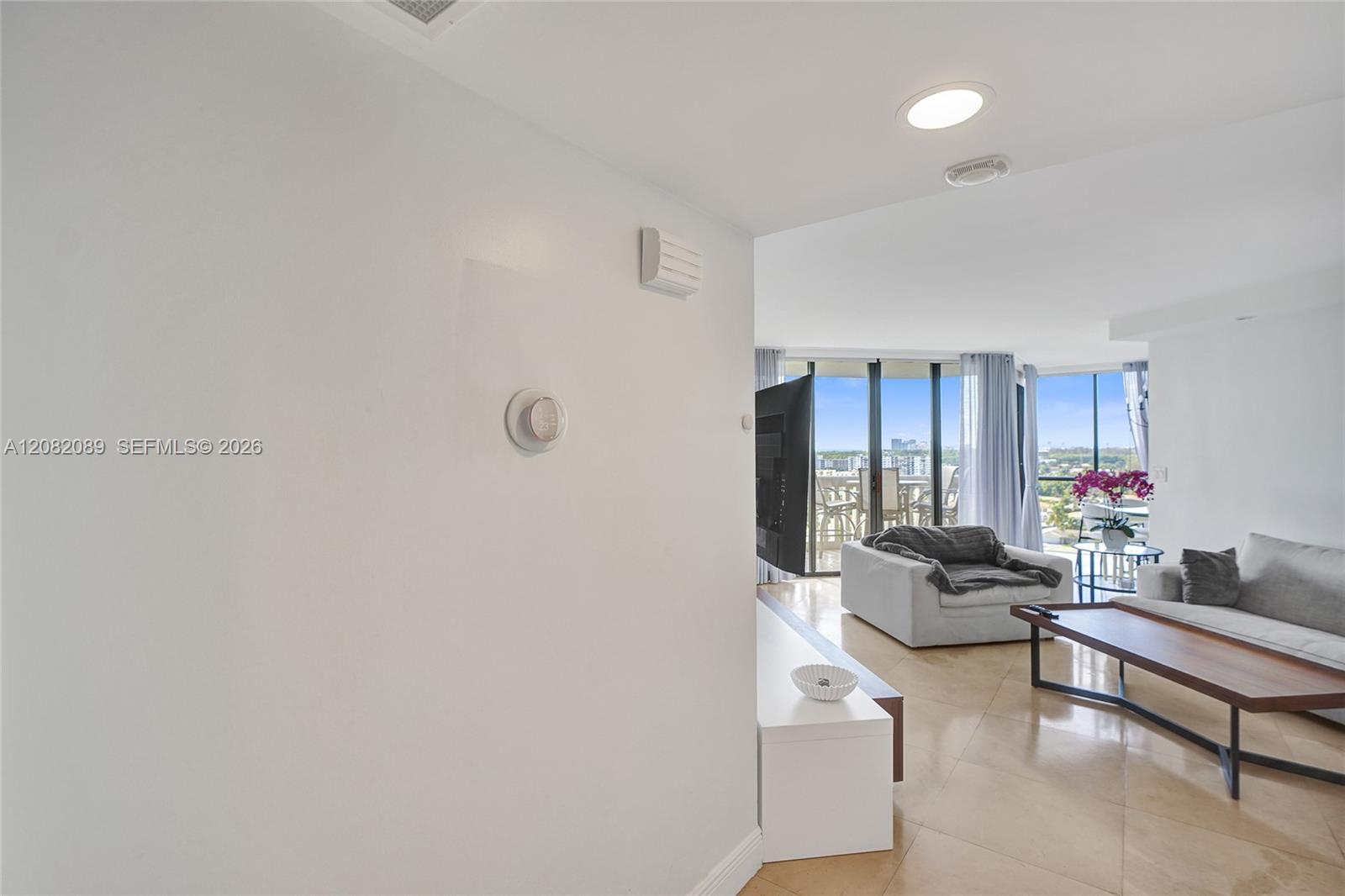 1000 E Island Blvd # 1403 — Photo 2