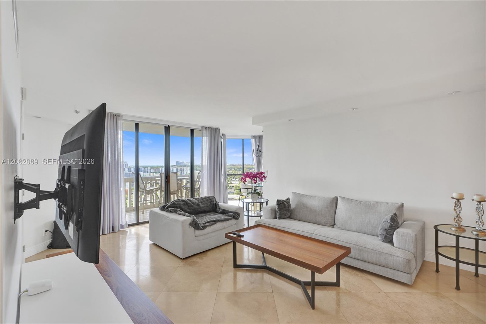 1000 E Island Blvd # 1403 — Photo 3