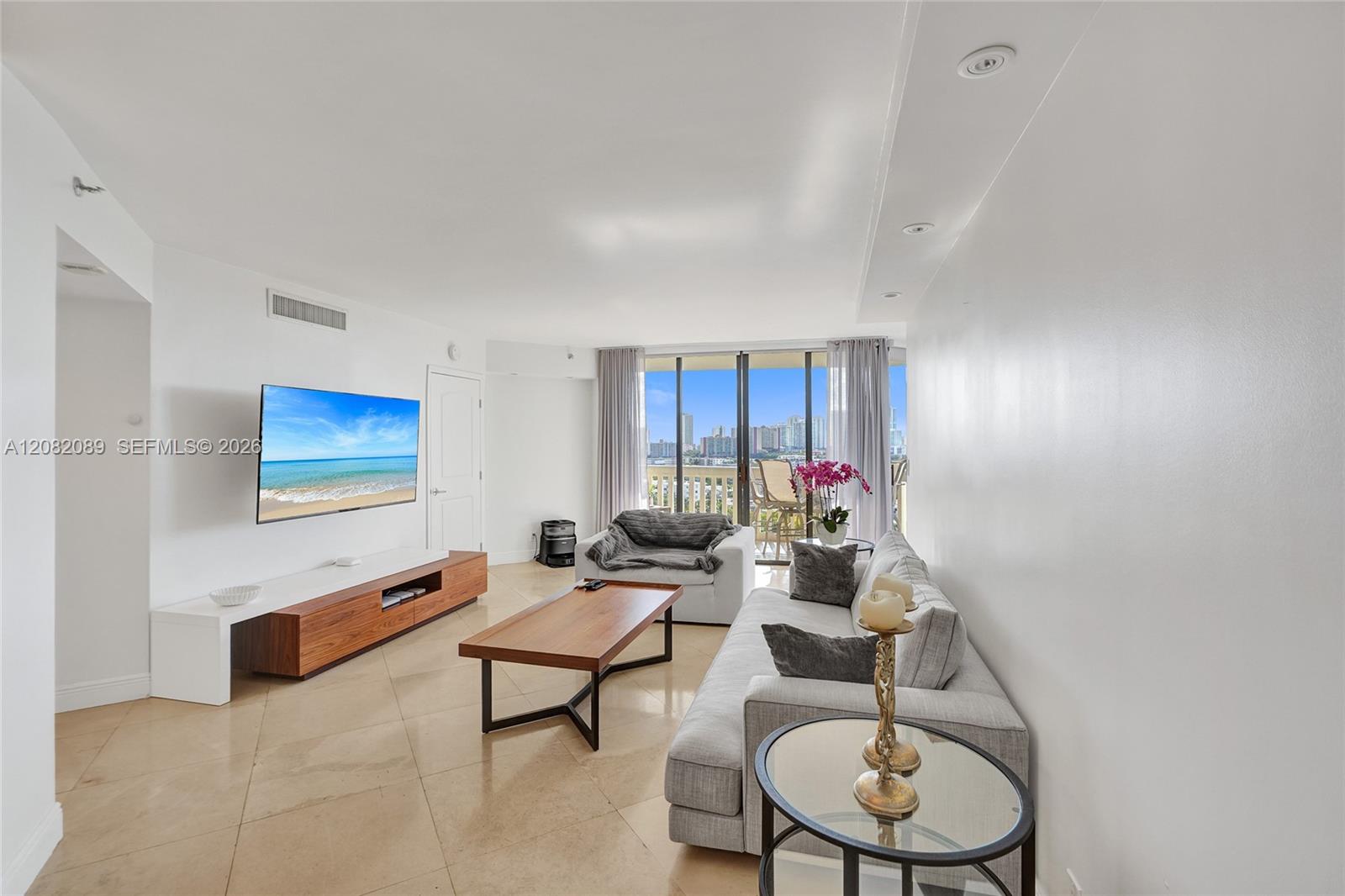 1000 E Island Blvd # 1403 — Photo 4