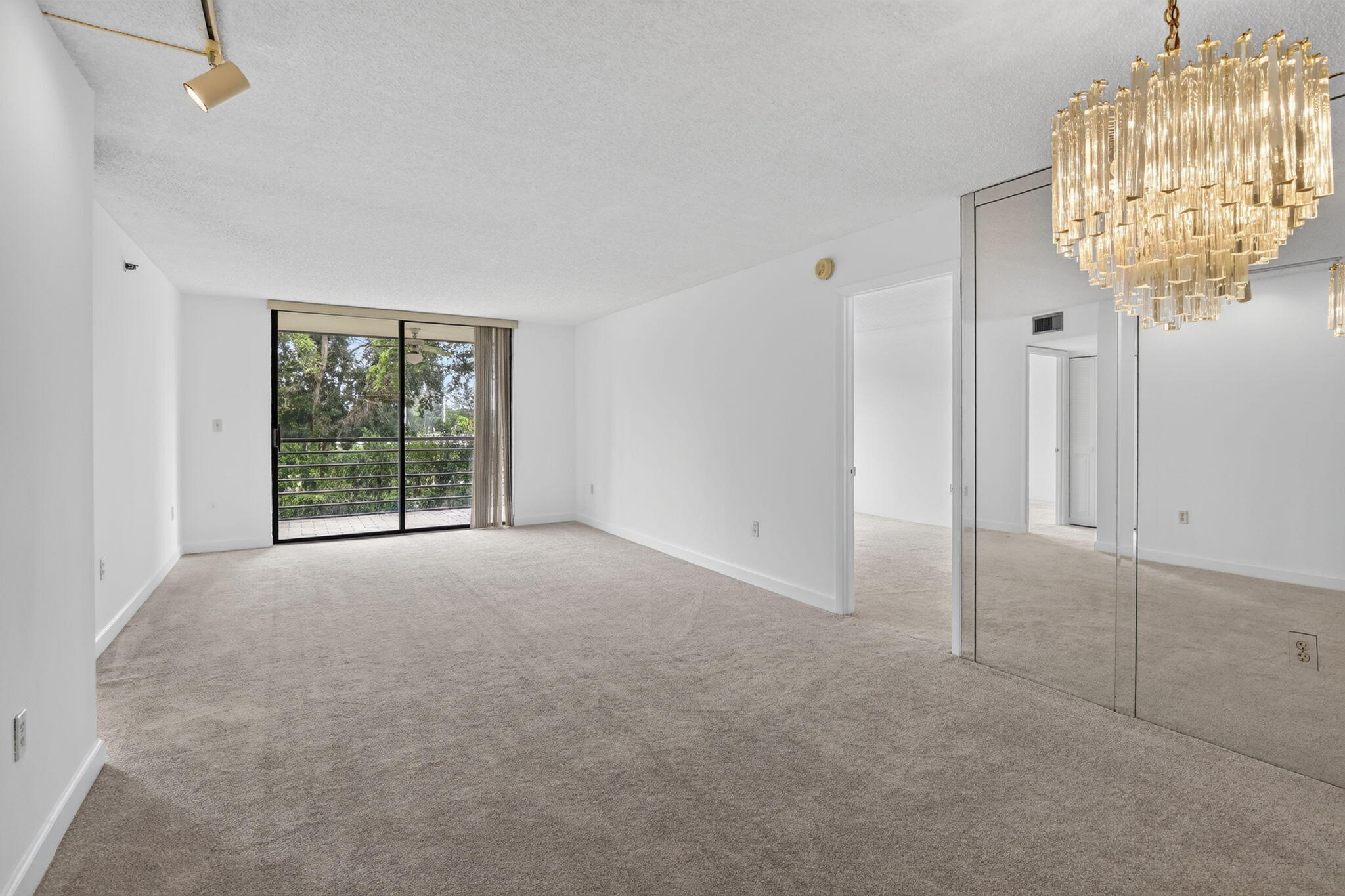 1100 Saint Charles Place # 203 — Photo 4