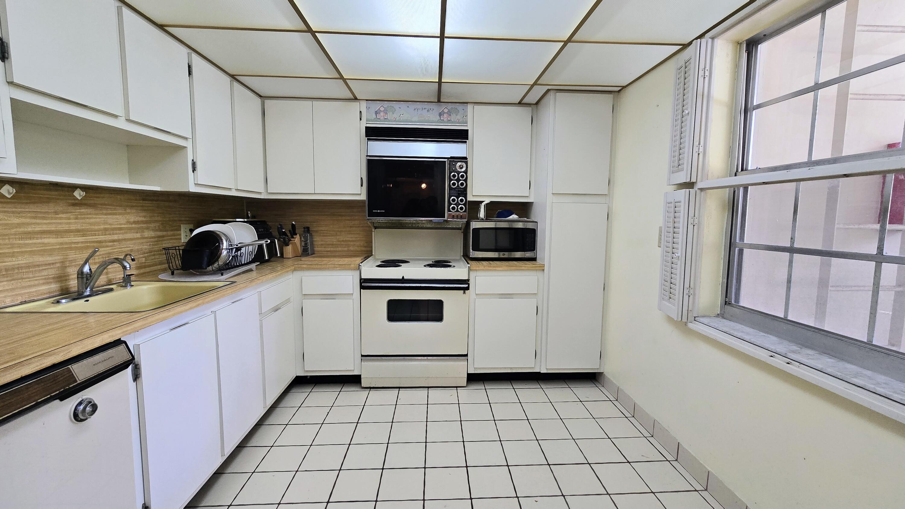 800 Cypress Boulevard # 204a — Photo 3