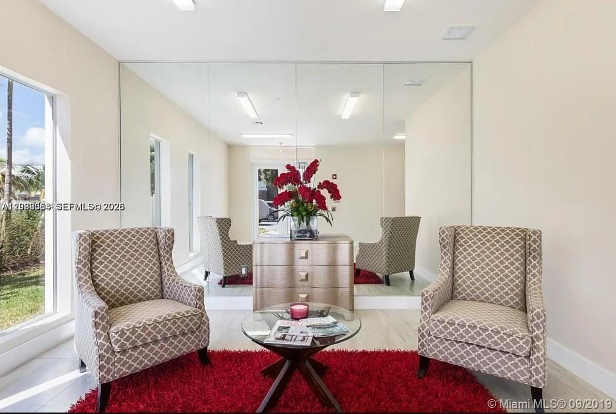 555 E Dania Beach Blvd # 5 — Photo 2