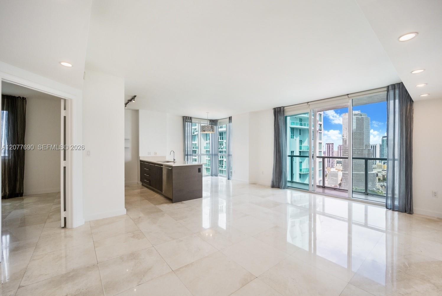 55 SE 6th St # 3901 — Photo 2