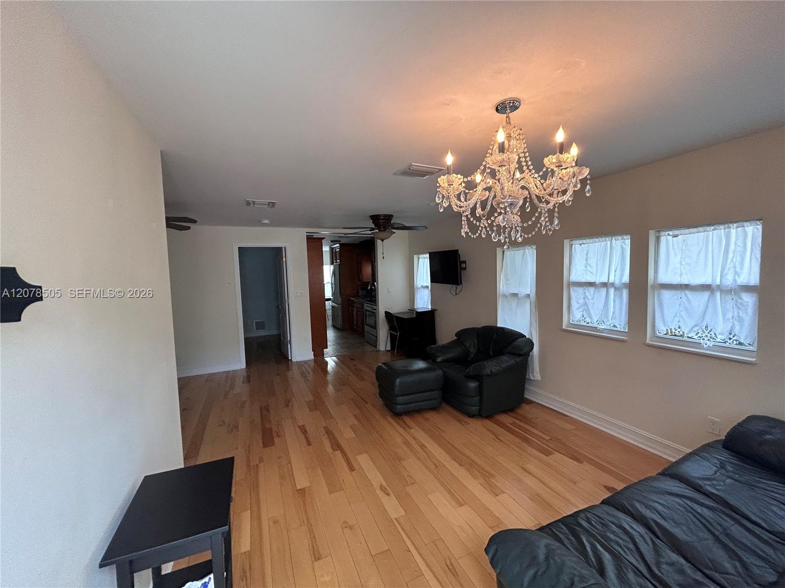 413 S K St — Photo 2