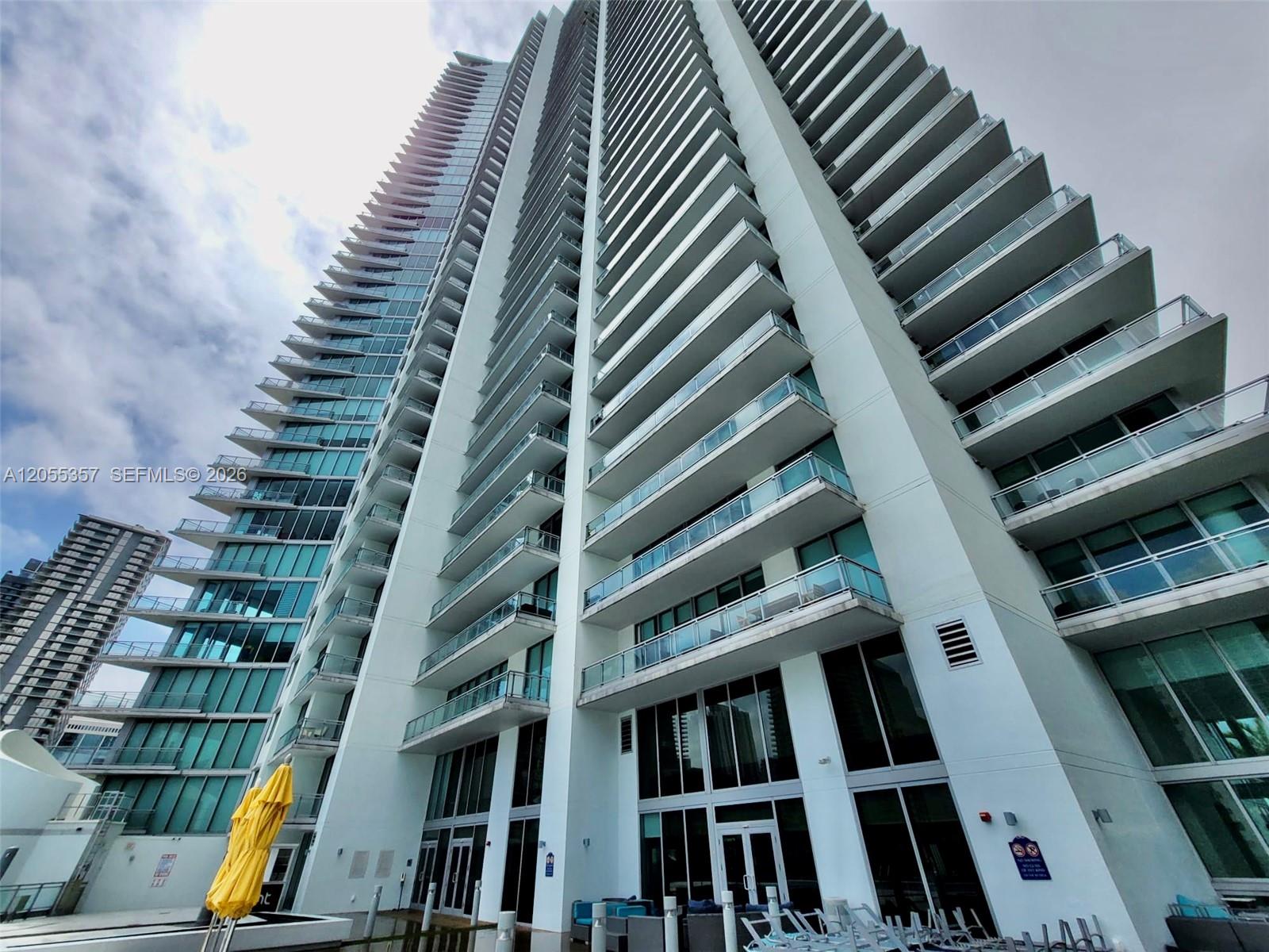 92 SW 3rd St # 1808, Miami FL 33130