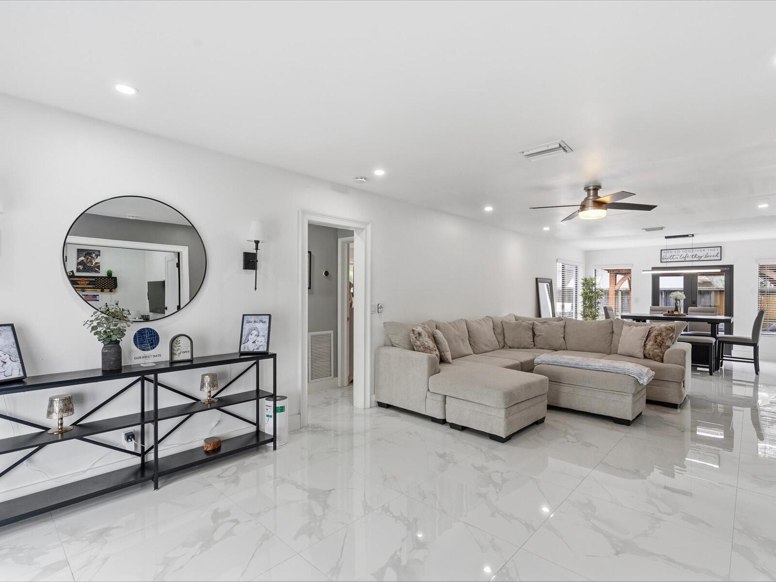 2860 MONROE Street — Photo 4