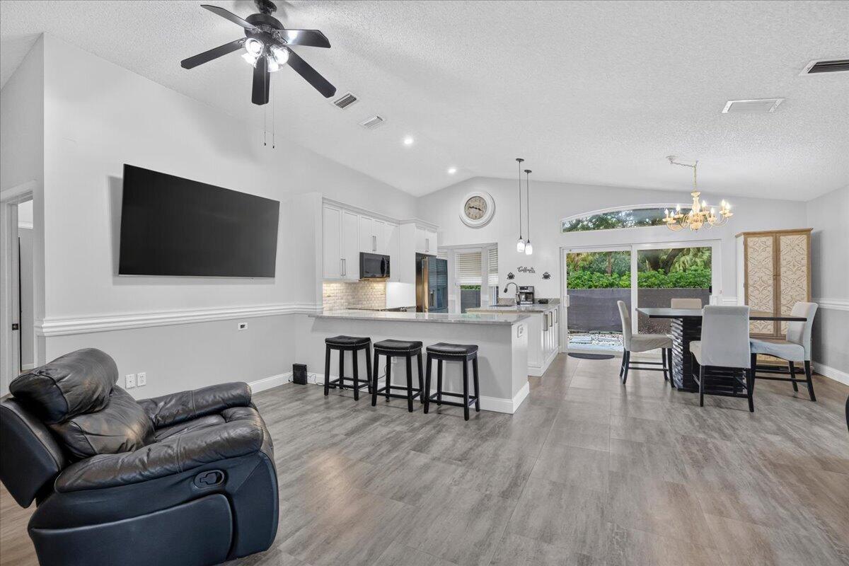 5435 NW 50th Court — Photo 4