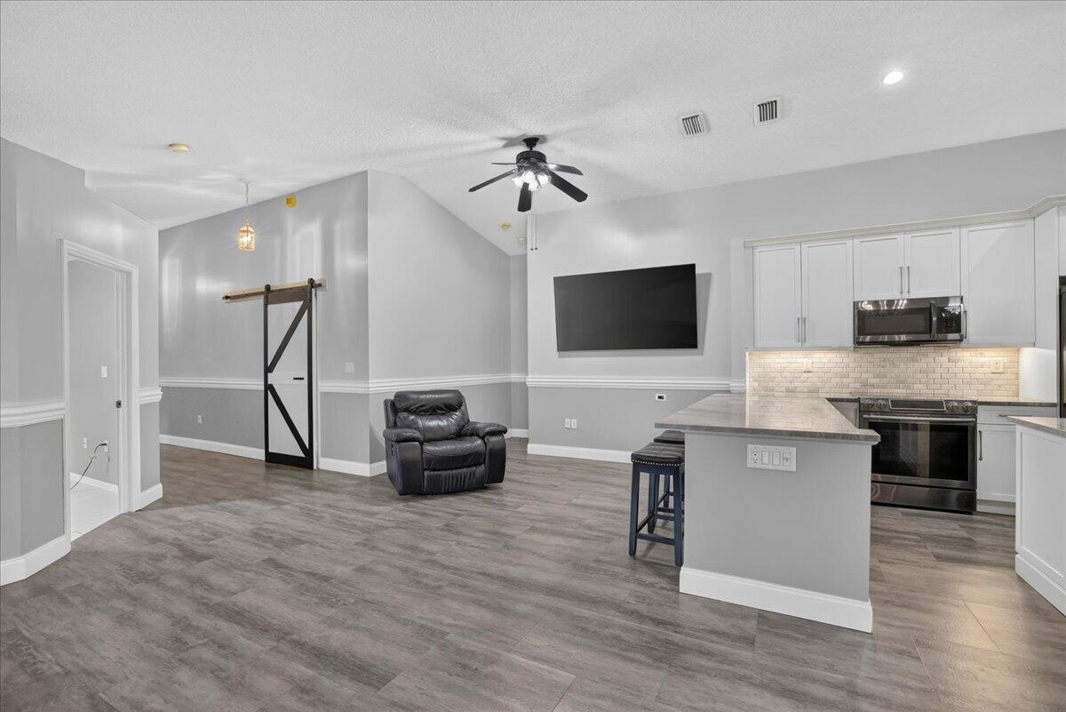 5435 NW 50th Court — Photo 5