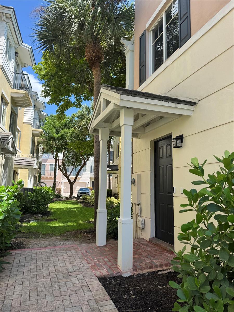 500 NW 39th Cir — Photo 2