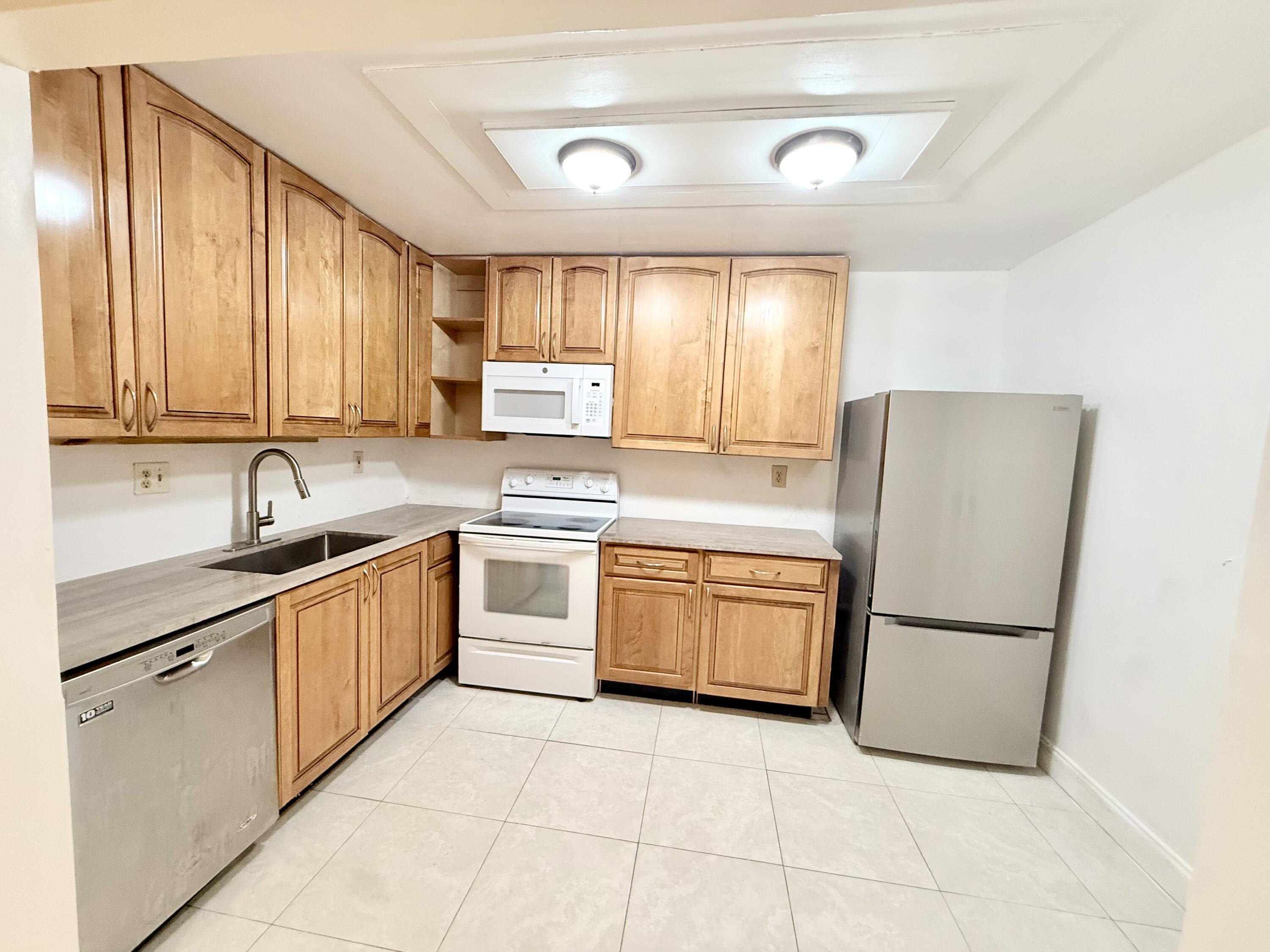 4115 NW 88TH Avenue # 203 — Photo 4