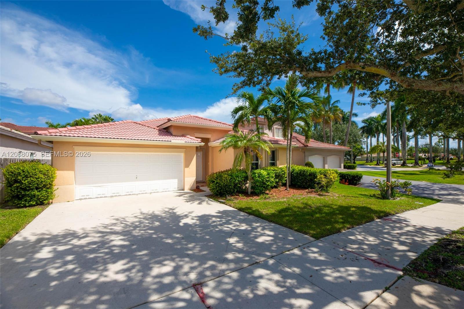 13945 S Cypress Cove Cir — Photo 2