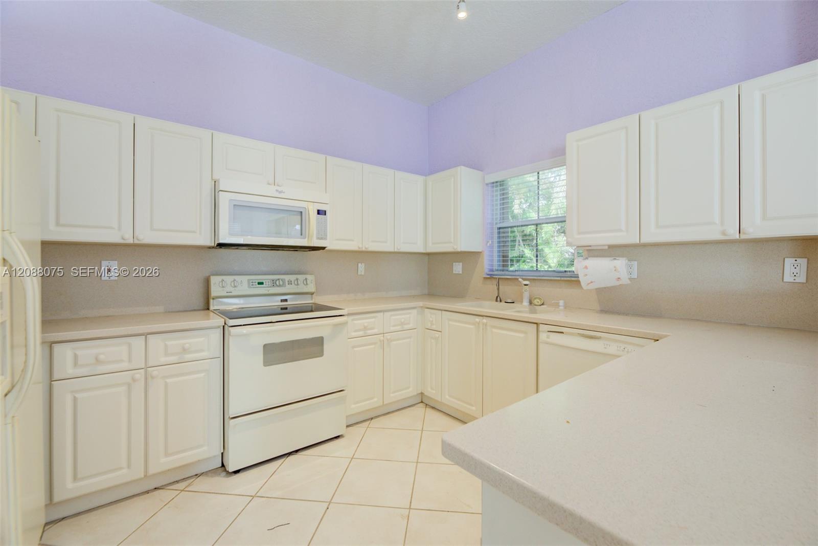 13945 S Cypress Cove Cir — Photo 4