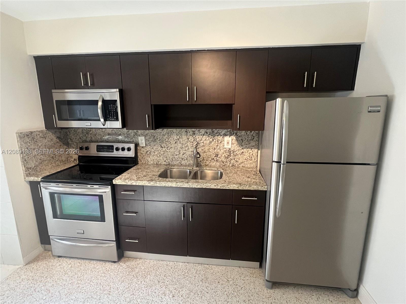 92 E 15th St # 1 — Photo 3