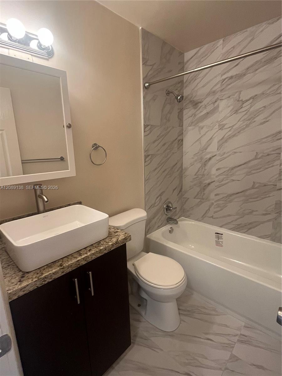 92 E 15th St # 1 — Photo 4