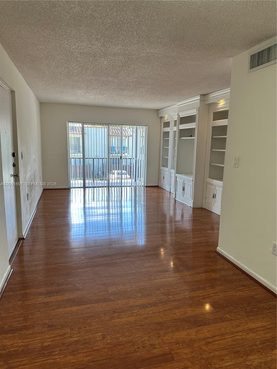 10818 N Kendall Dr # R28 — Photo 2