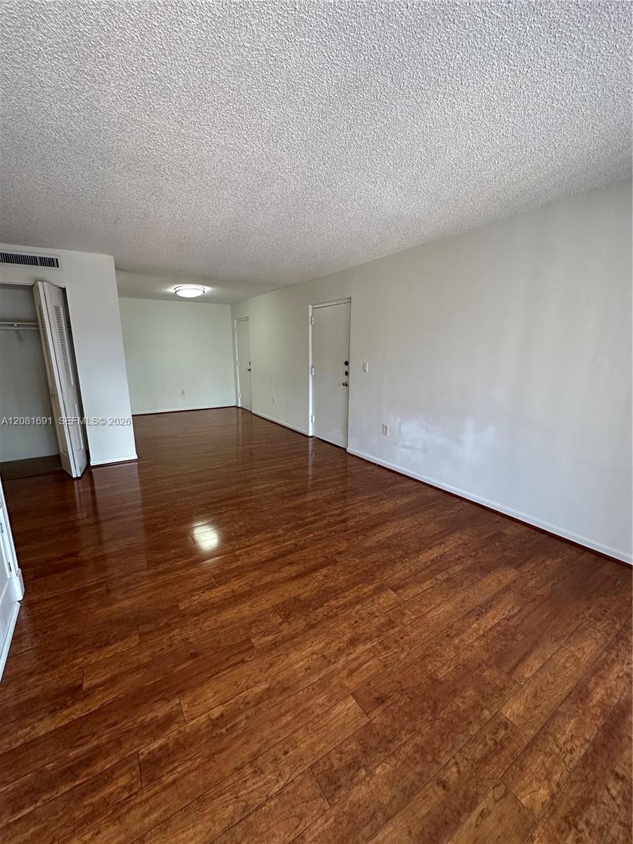 10818 N Kendall Dr # R28 — Photo 4