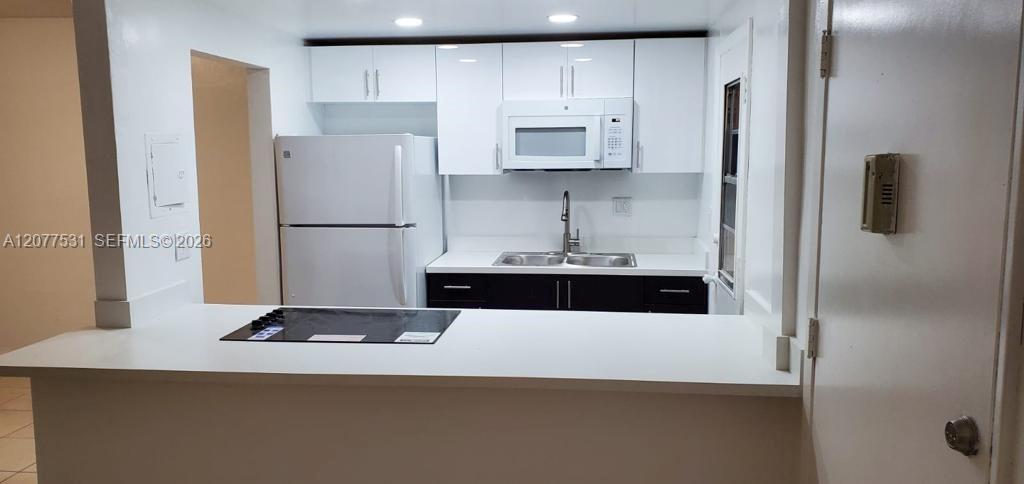 12590 NE 16th Ave # 206 — Photo 2