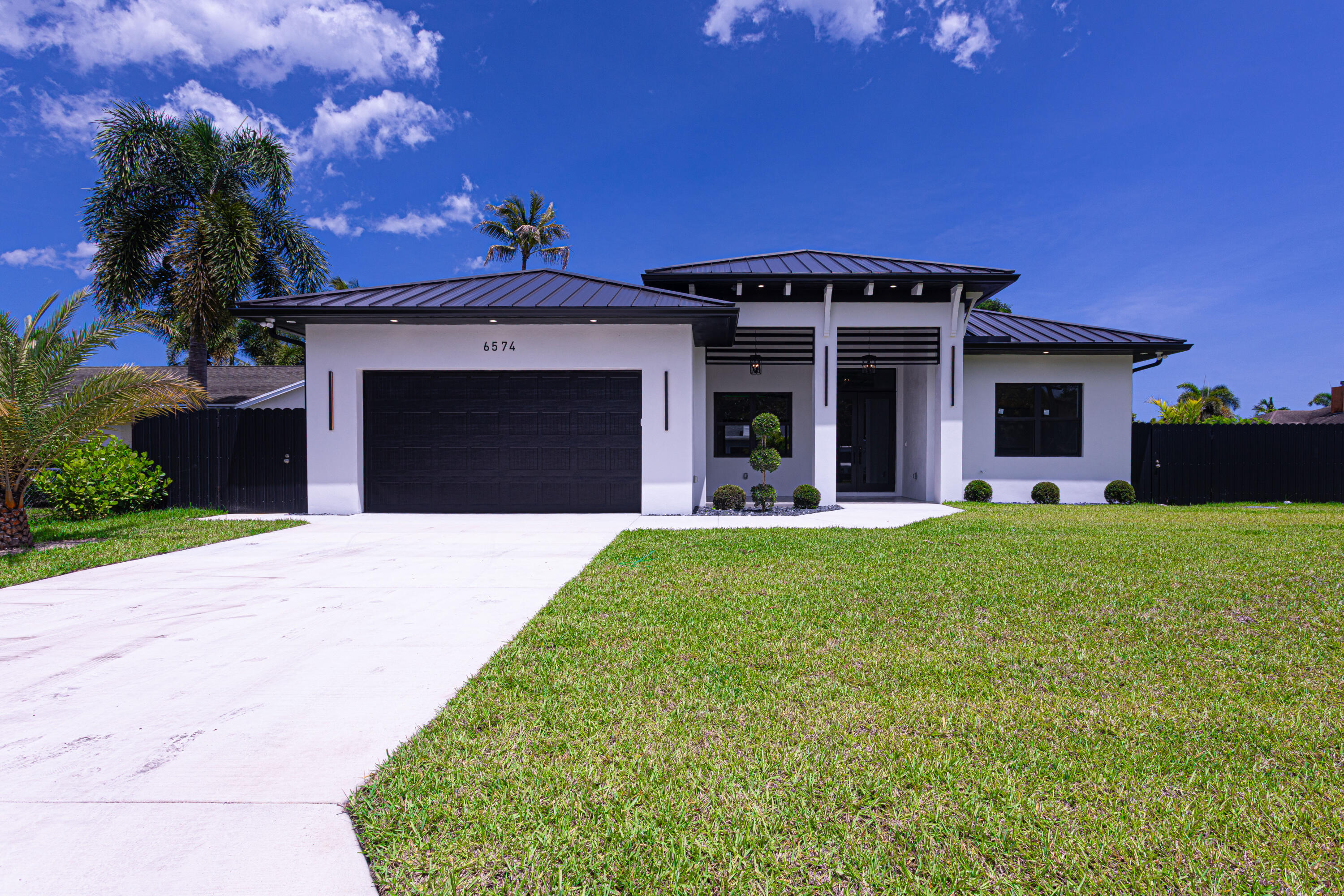 6574 Rigger Road — Photo 3