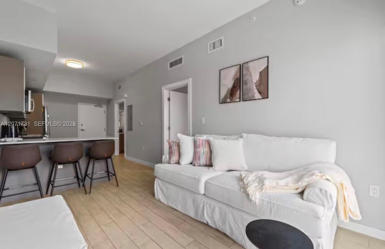 321 NE 26th St # 811 View 13