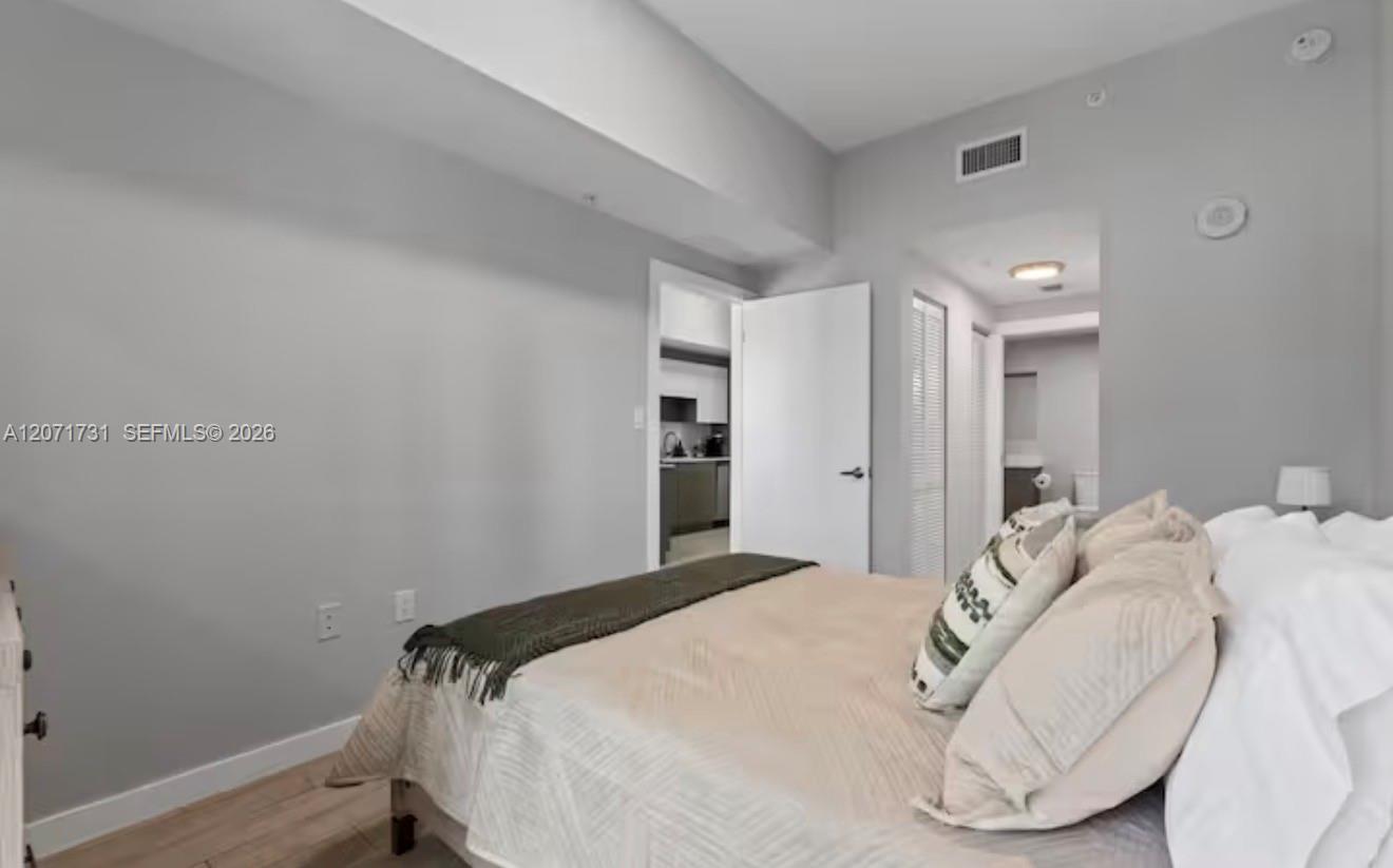 321 NE 26th St # 811 View 3