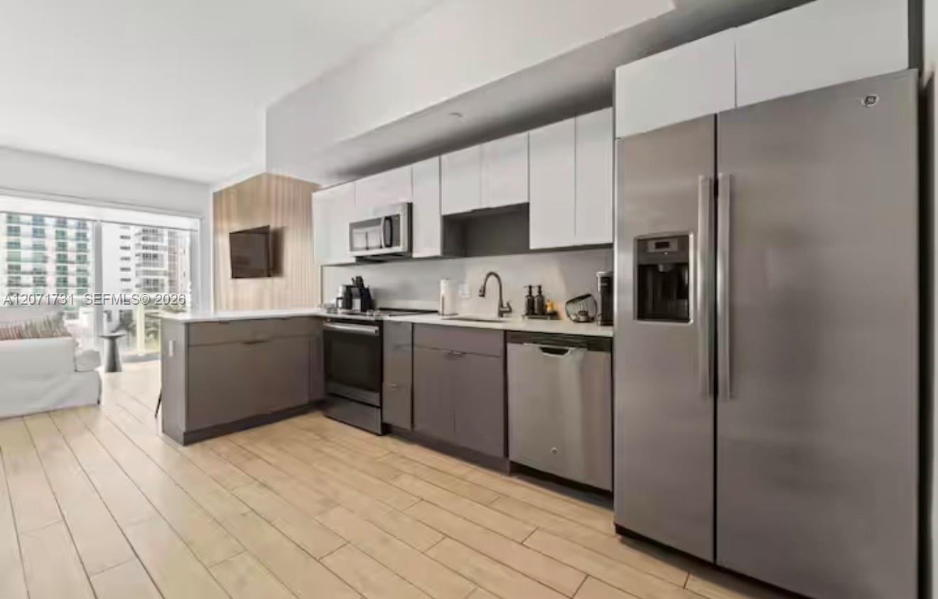 321 NE 26th St # 811 View 8