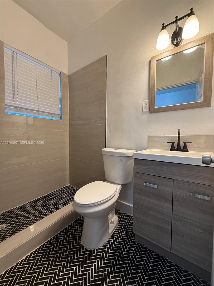 12906 NE 6th Ave # 2 — Photo 4