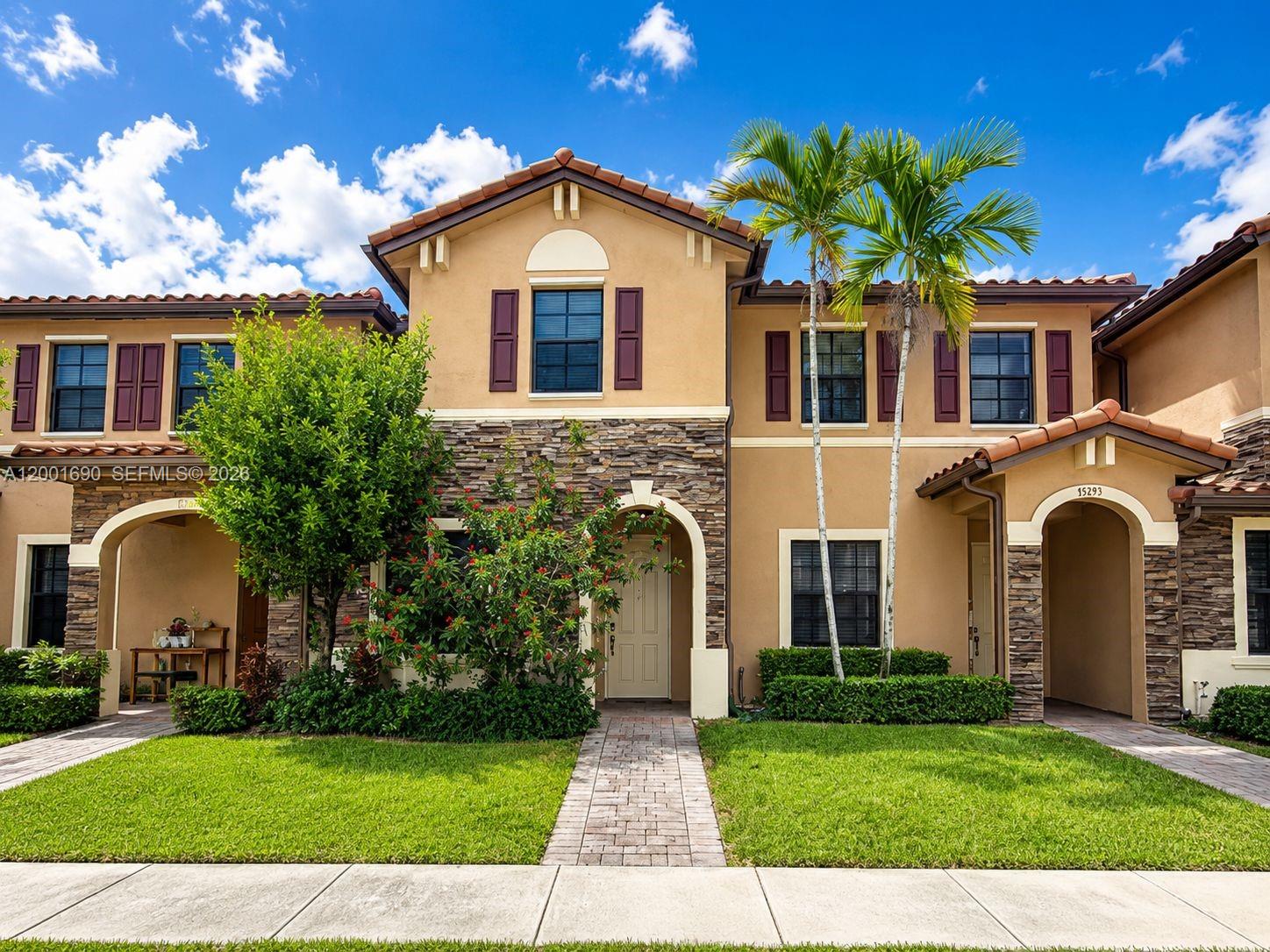 8913 W 35th Way, Hialeah FL 33018