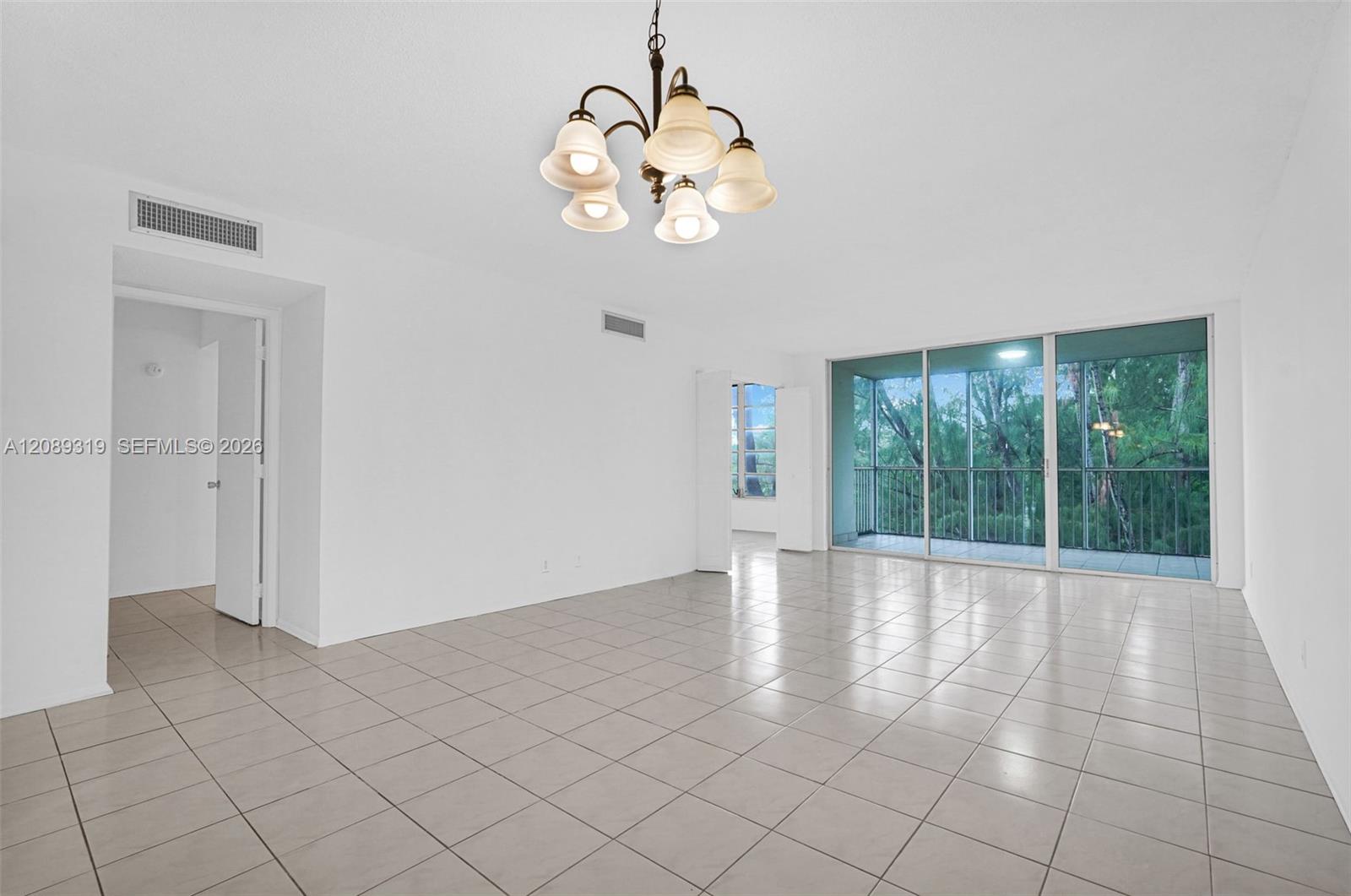 3051 S Palm Aire Dr # 308 — Photo 4