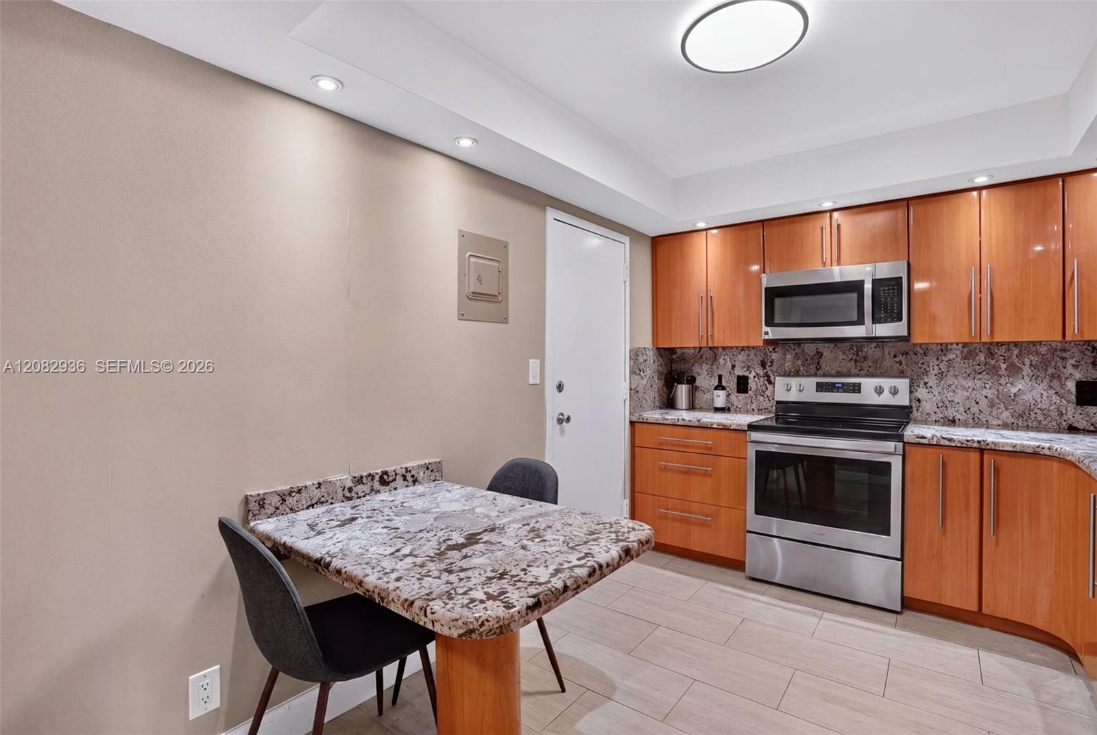 427 Golden Isles Dr # 11C — Photo 5