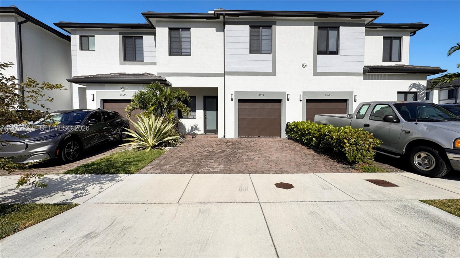 13659 SW 158th Ave — Photo 2
