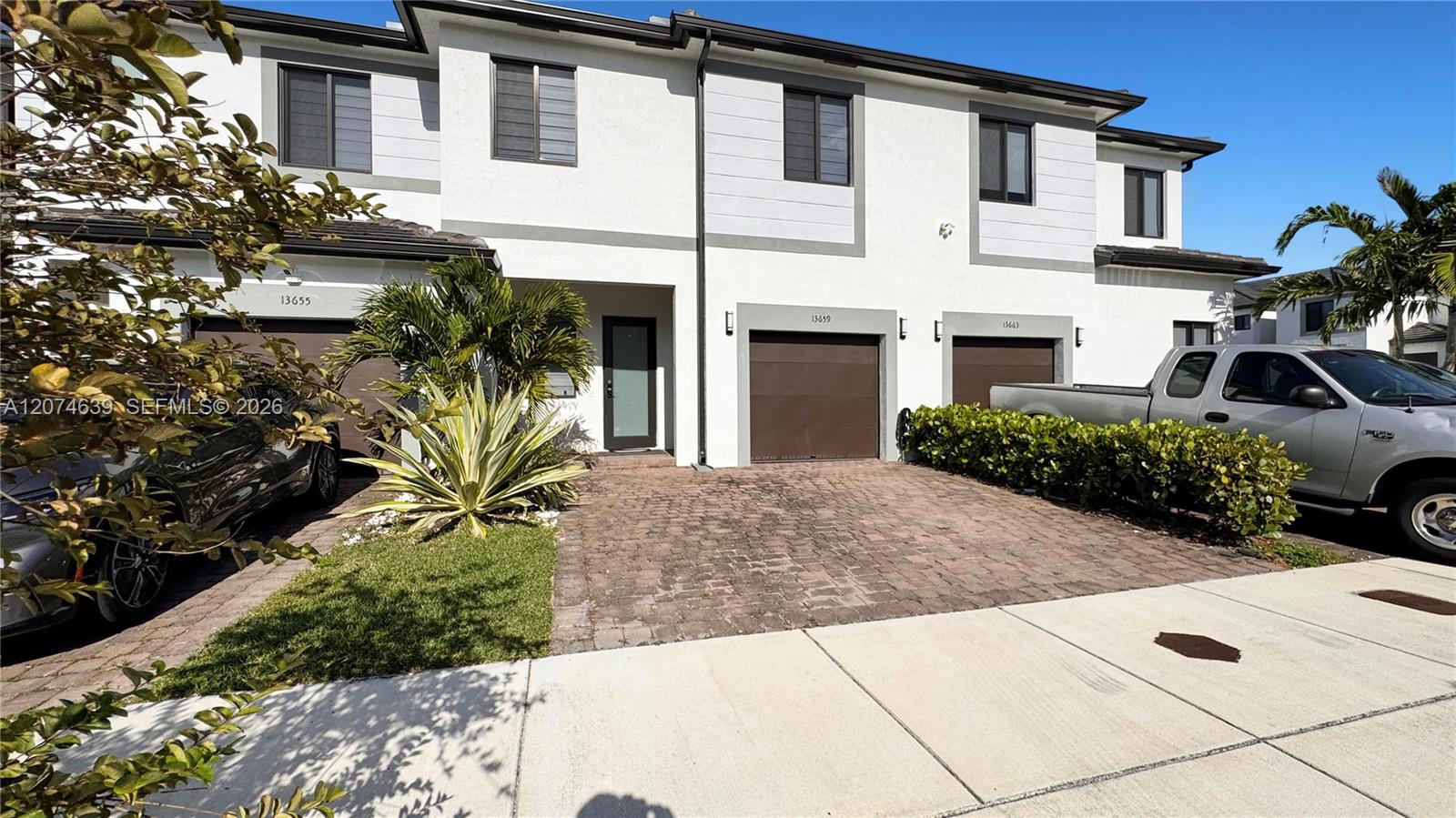 13659 SW 158th Ave — Photo 3