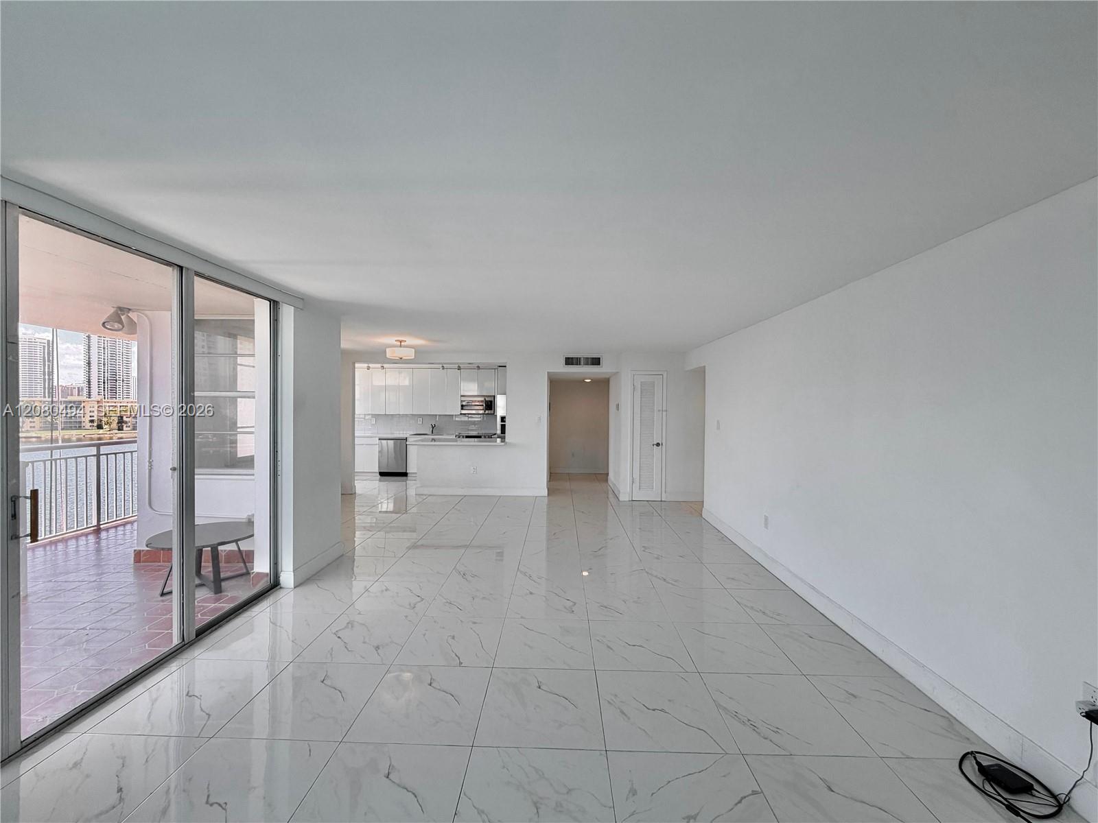 18081 Biscayne Blvd # 504 — Photo 4