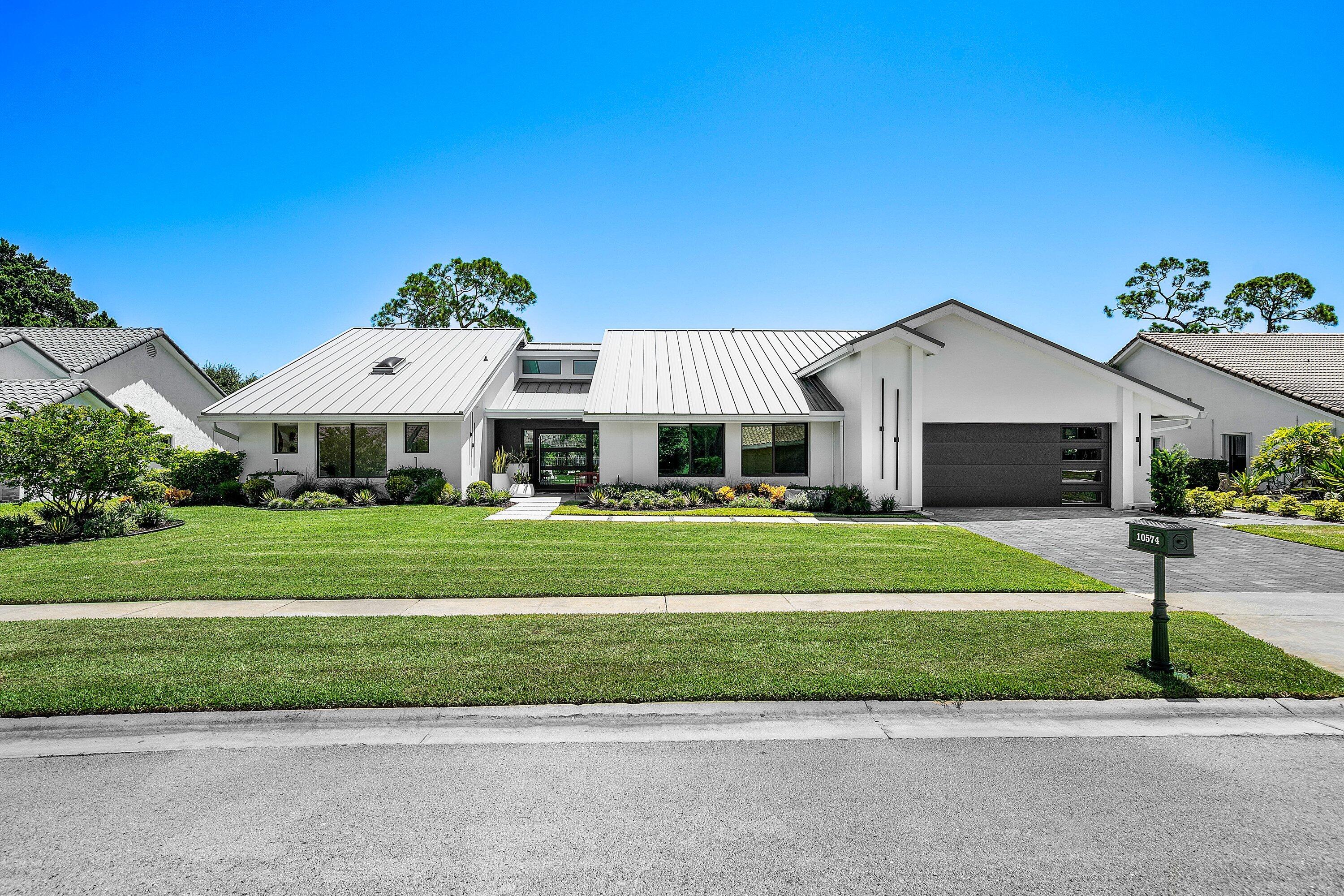 10574 Boca Woods Lane — Photo 2