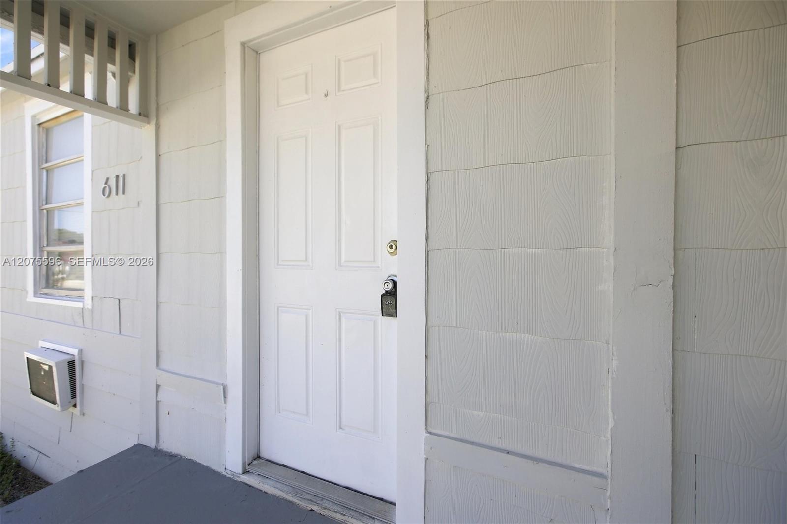 611 N Broadway — Photo 4