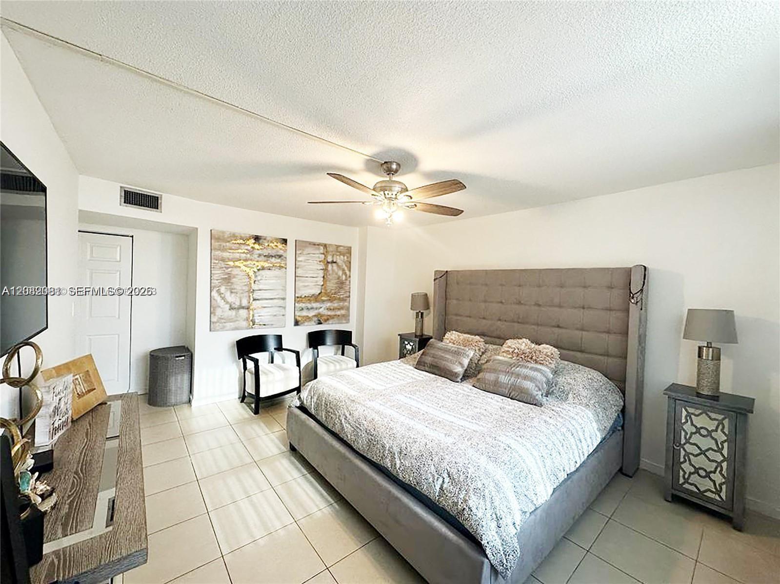 2750 NE 183rd St # 1404 — Photo 3