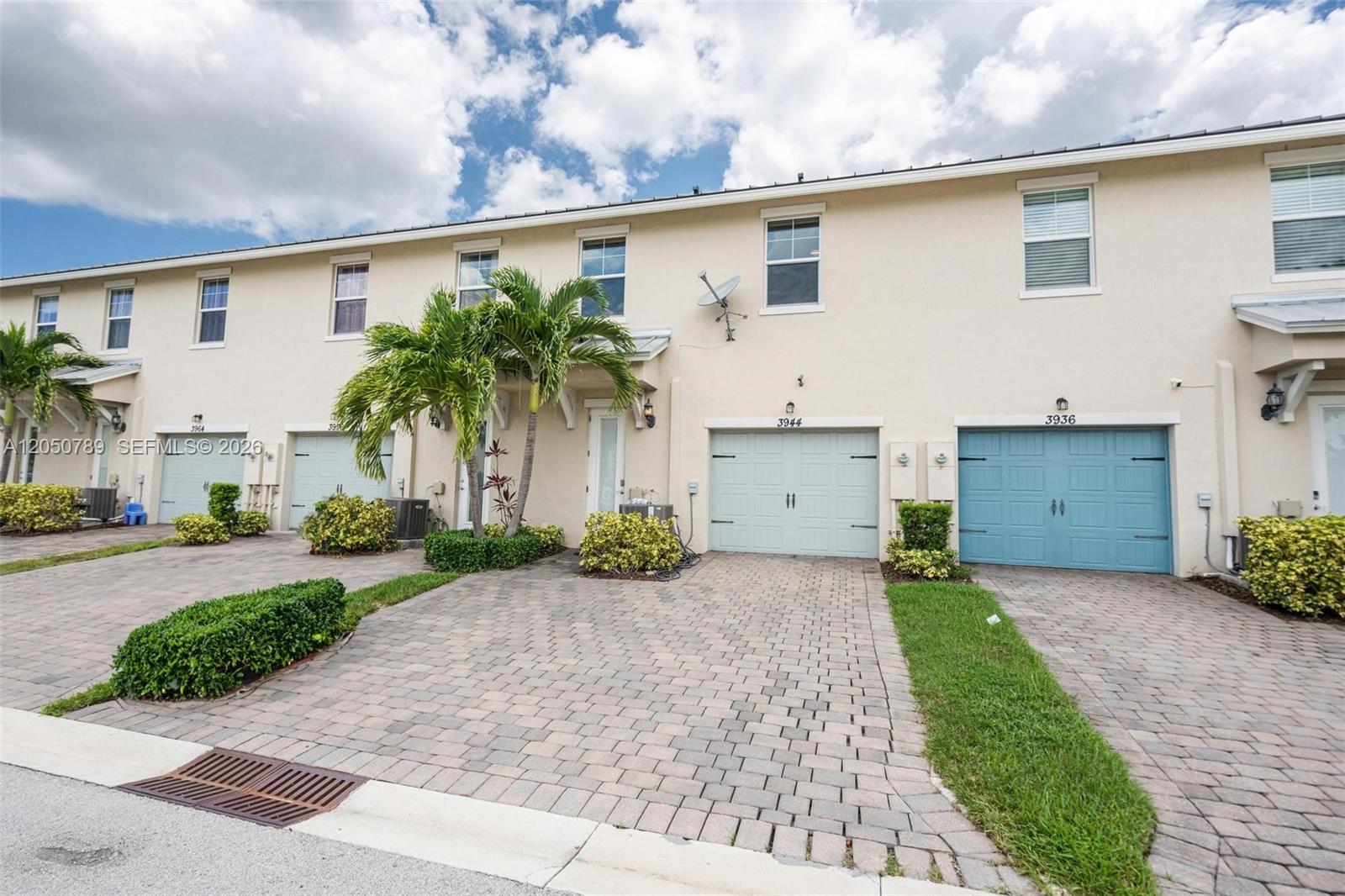 3944 Poinciana Ln # 3944 — Photo 5