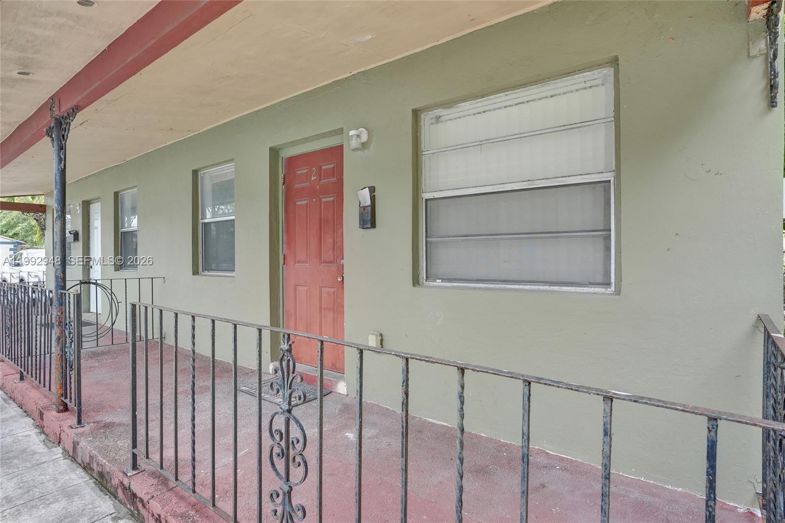 724 NW 6th St — Photo 2